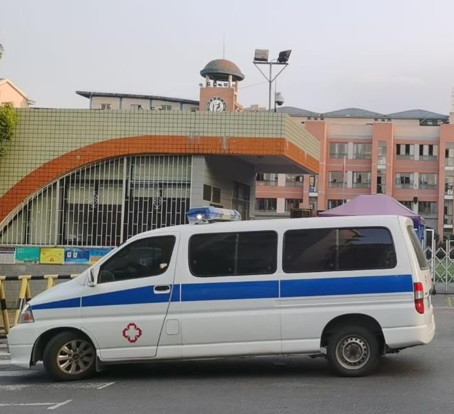 德化救护车出租护送骨折病人一公里多少钱